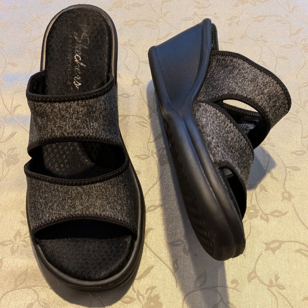 Skechers Memory Foam Blk/Gry Wedge Heel Slide/San… - image 5